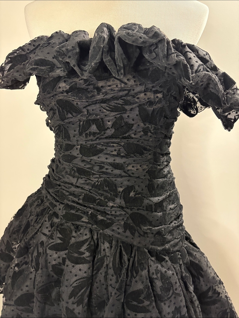Vintage 1980 Arnold Scaasi Boutique Black Flocked Tulle Off-Shoulder Ball Gown 8 - Picture 6 of 16